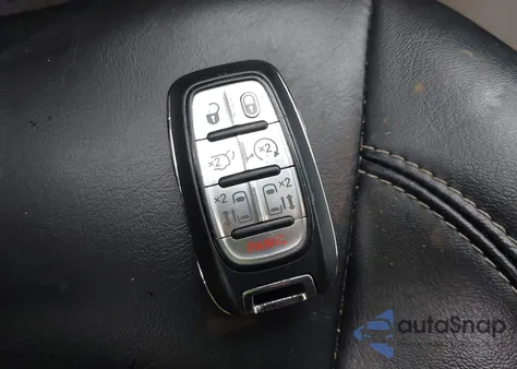 2020 Chrysler Voyager Lxi z USA, uszkodzony, nr VIN 2C4RC1DG1LR144498